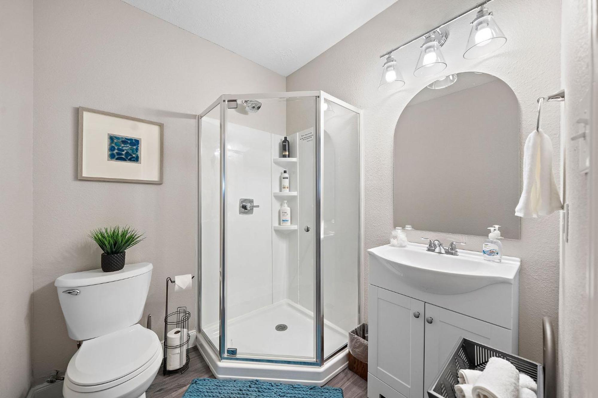 Baytown Private Studio Apartment Covered Patio Sleeps 4 By The Bay Skate Park Main Street Water Park Buitenkant foto