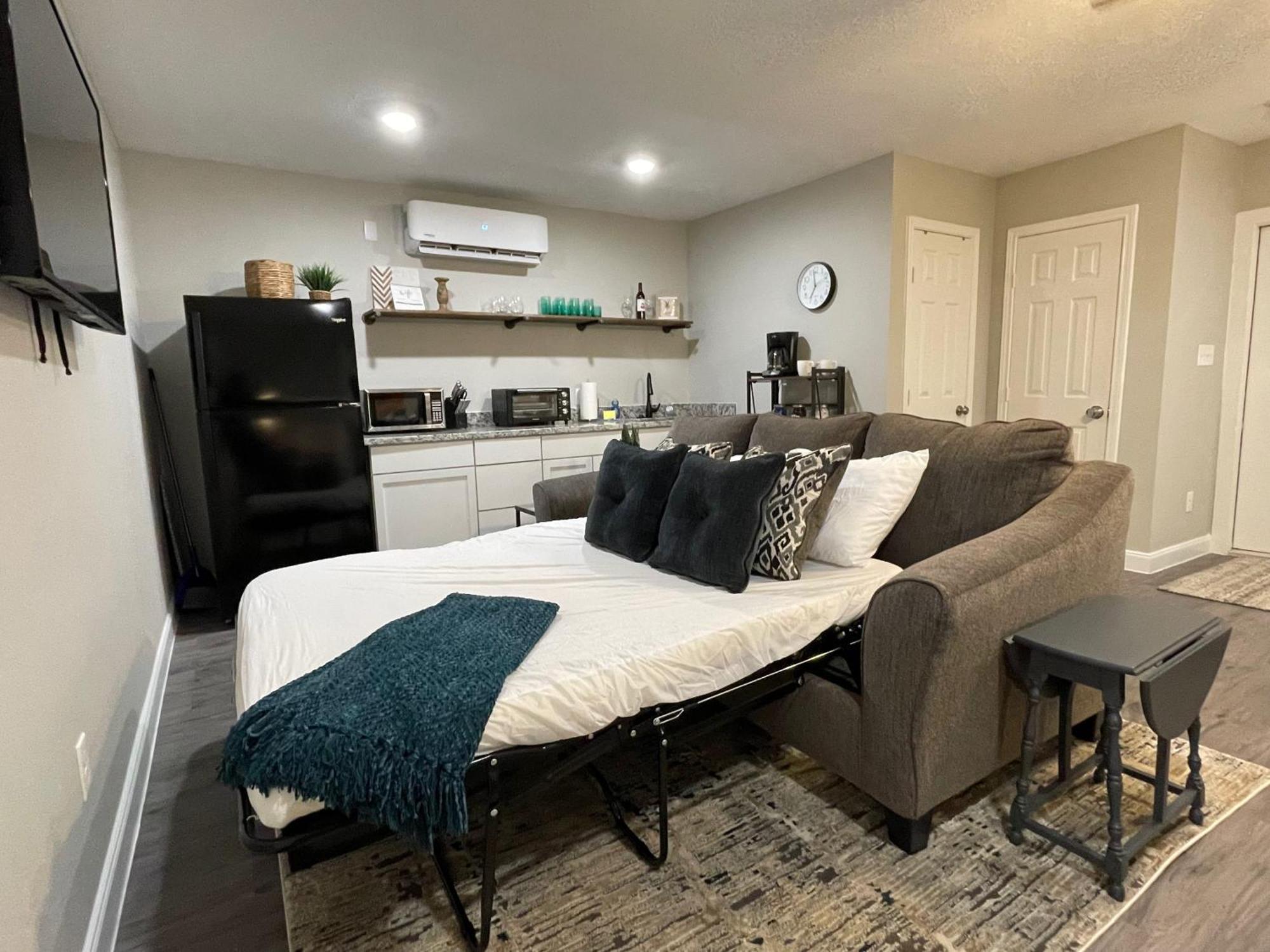 Baytown Private Studio Apartment Covered Patio Sleeps 4 By The Bay Skate Park Main Street Water Park Buitenkant foto